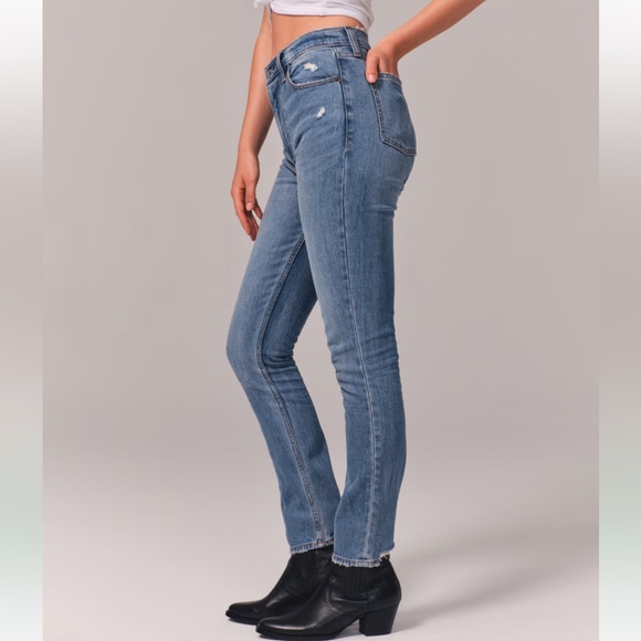 Abercrombie High Rise Skinny Jean - Picture 2 of 4